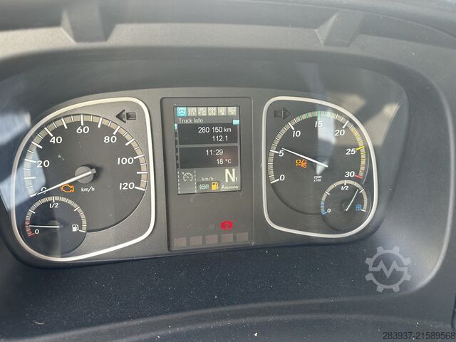 Vrachtwagen met bakwagen Mercedes-Benz Atego 1230