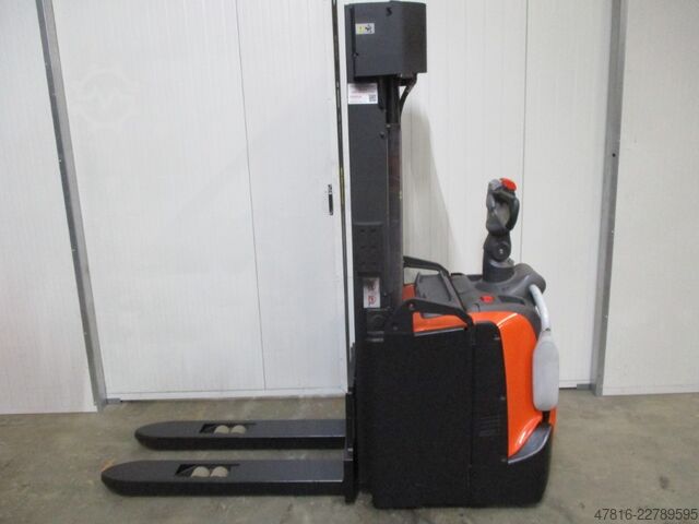 High lifting pallet truck TOYOTA SPE160