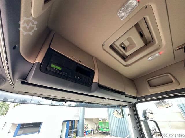 Chassis with cab Scania R580 V8 6x2*4 Chassis Retarder Full Air 4.90 Wb...