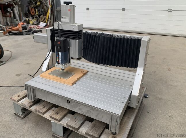 Μικρή μηχανή διάτρησης/φρεζαρίσματος ISERT ELECTRONIC X 350 / Y 300 / Z 70 mm - 24000 RPM