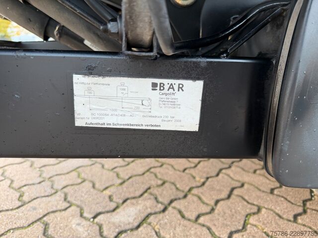Samochód dostawczy z plandeką MERCEDES-BENZ Vario 614 D DoKa PP/ DPF/ LBW 1.0t/ AHK/ Org. KM