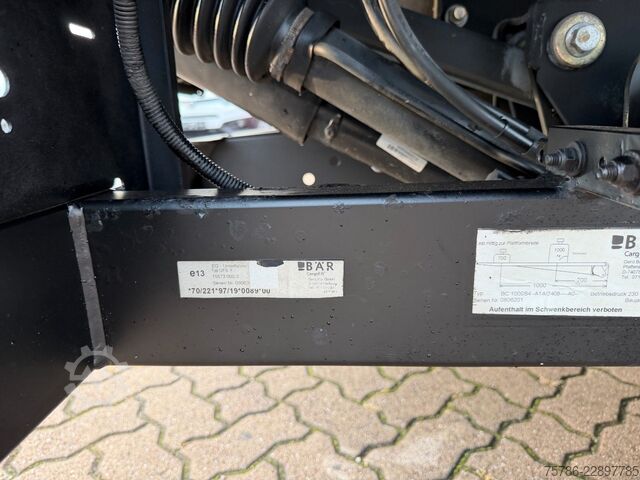 Samochód dostawczy z plandeką MERCEDES-BENZ Vario 614 D DoKa PP/ DPF/ LBW 1.0t/ AHK/ Org. KM