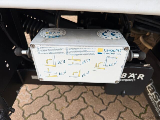 Samochód dostawczy z plandeką MERCEDES-BENZ Vario 614 D DoKa PP/ DPF/ LBW 1.0t/ AHK/ Org. KM