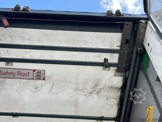 Curtain sided Schmitz Cargobull SCB S3T / Curtainside / Disk Brakes / APK TUV 0...