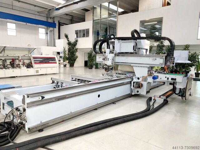 CNC-bewerkingscentrum MET Lijmen HOMAG BAZ 222 / 60 / K