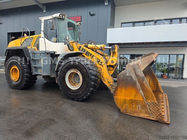 Kerekes rakodó LIEBHERR L 576 2+2 / German / Waage / Klima / ZSA