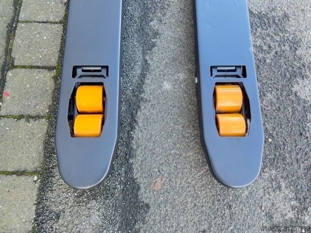 Porta-paletes manual Noblelift PT E15N EDGE