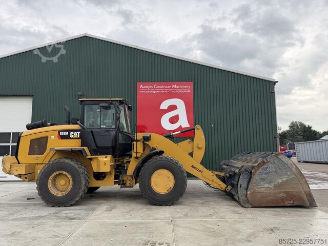 Cargadora sobre neumáticos Caterpillar 938M