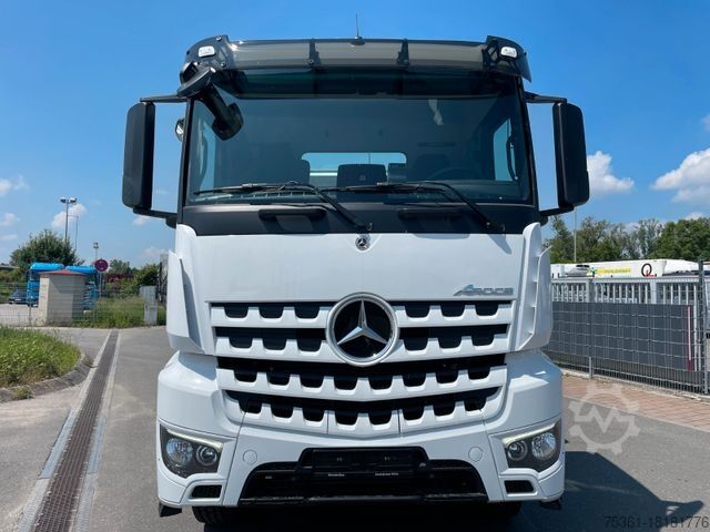 Třístranný sklápěč MERCEDES-BENZ Arocs 2648 K 6X4 Meiller 3S Kipper m. Bordmatik