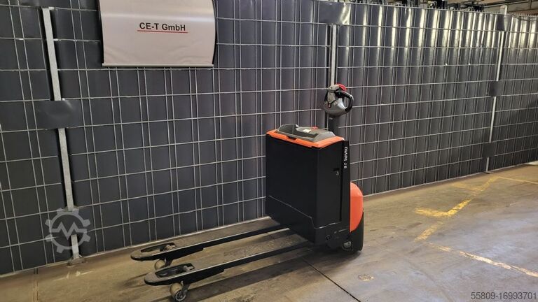 Vrachtwagen met laag hefvermogen Toyota LWE160 // Initialhub // 407 BStd. // Elektro