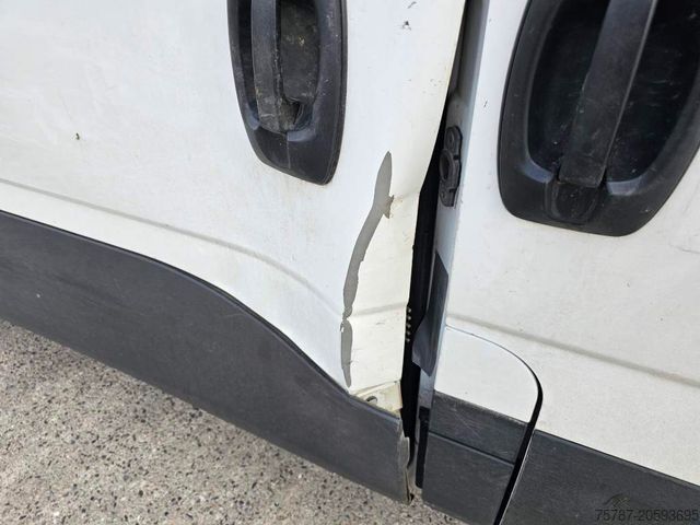 High top van IVECO 35S16 A8 V L, mittellang & hoch, kleiner Schaden