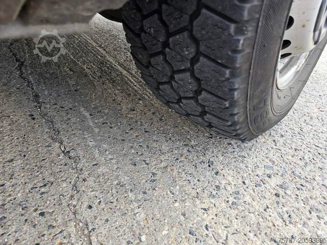 High top van IVECO 35S16 A8 V L, mittellang & hoch, kleiner Schaden