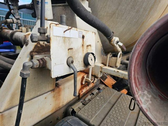 Concrete mixer truck MAN 26.293 6x4 Betonmi. 8 cbm Intermix Trommel v2001