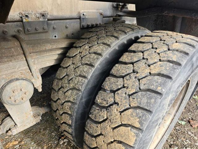 Concrete mixer truck MAN 26.293 6x4 Betonmi. 8 cbm Intermix Trommel v2001