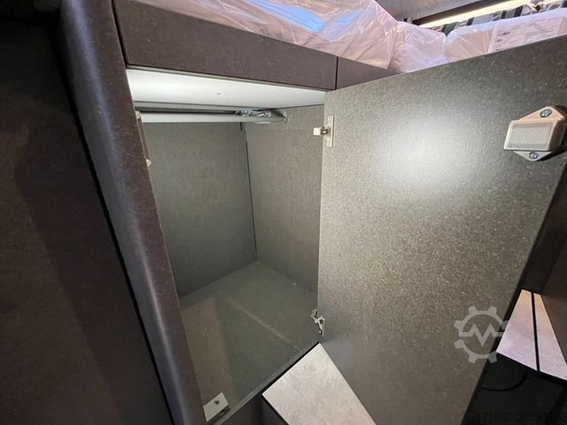 Ημιενσωματωμένο αυτοκινούμενο τροχόσπιτο HYMER/ERIBA ML-T 580