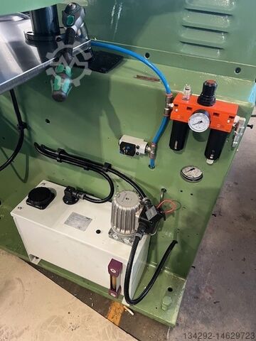 Schroefproductiemachine E.W.Menn GW 32