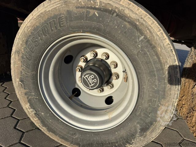 Semirimorchio ribassato KÄSSBOHRER Tieflader teleskopierbar hydr. Hochbett