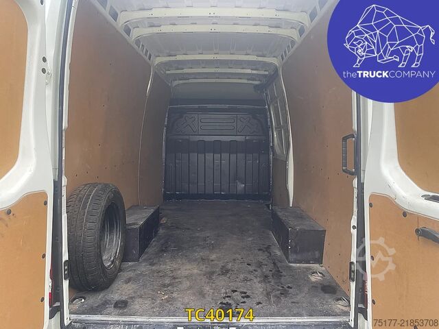 Bestelwagen Iveco Daily 35S14V12