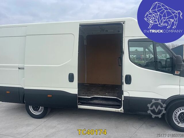 Bestelwagen Iveco Daily 35S14V12