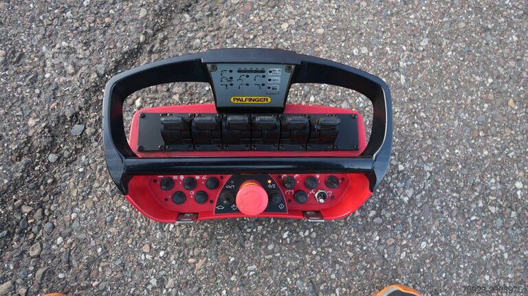  MAN TGS 33.440 6x4 open box with Palfinger crane