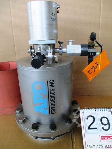 #2907 CRYOVACUÜMPOMP APD 12 SC