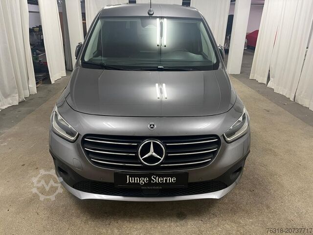 Minibus Mercedes-Benz T 180 d 7Gtr RfKam MBUX Totwi CarPlay