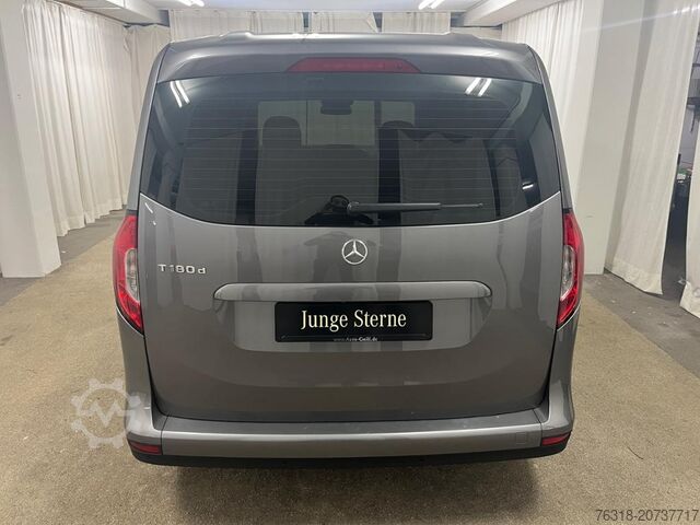 Minibus Mercedes-Benz T 180 d 7Gtr RfKam MBUX Totwi CarPlay