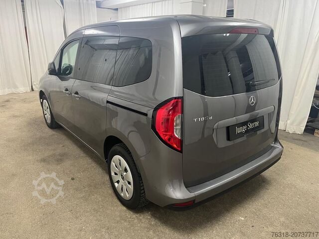 Minibus Mercedes-Benz T 180 d 7Gtr RfKam MBUX Totwi CarPlay