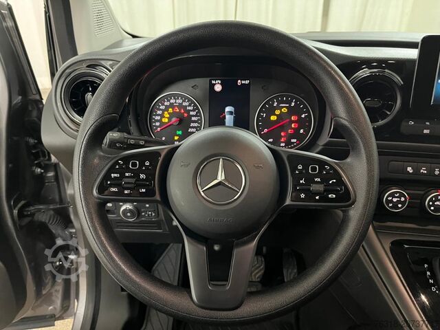 Minibus Mercedes-Benz T 180 d 7Gtr RfKam MBUX Totwi CarPlay