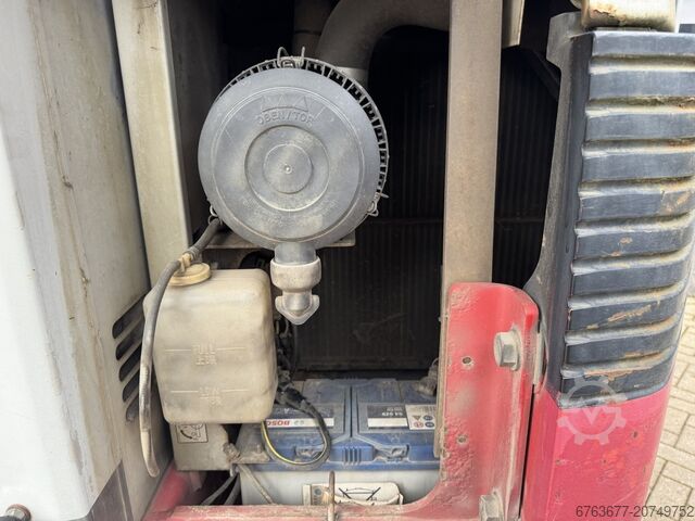 Takeuchi Graafmachine rups Takeuchi TB175 2008 Diesel inclusief 3 bakken TAKEUCHI TB175 Graafmachine Rups 2008 Yanmar Diesel inclusief 5 bakken + palletvork