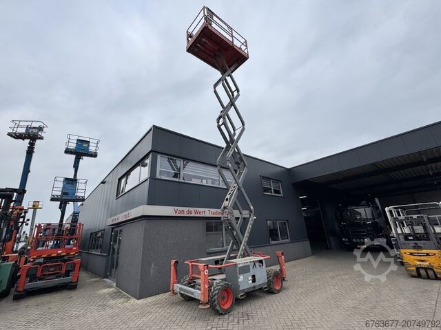 Skyjack SJ 6832RT Scissor Lift / Scissor Platform / Work Platform 2015 4X4 Kubota Diesel 12M Working SKYJACK SJ 6832RT Schaarhoogwerker / Scissor / Arbeitsbuhne 2015 4X4 Kubota Diesel 12M Werkhoogte