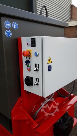 Holz Vorbrecher Paletten Schredder LUMAGO D.S.C. Dutch Shredder Company BV PYTHON 1600