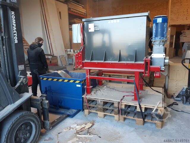 Holz Vorbrecher Paletten Schredder LUMAGO D.S.C. Dutch Shredder Company BV PYTHON 1600