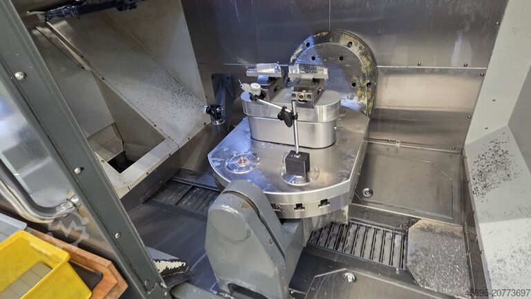 Centrum obróbcze - uniwersalne HAAS UMC 750 SS