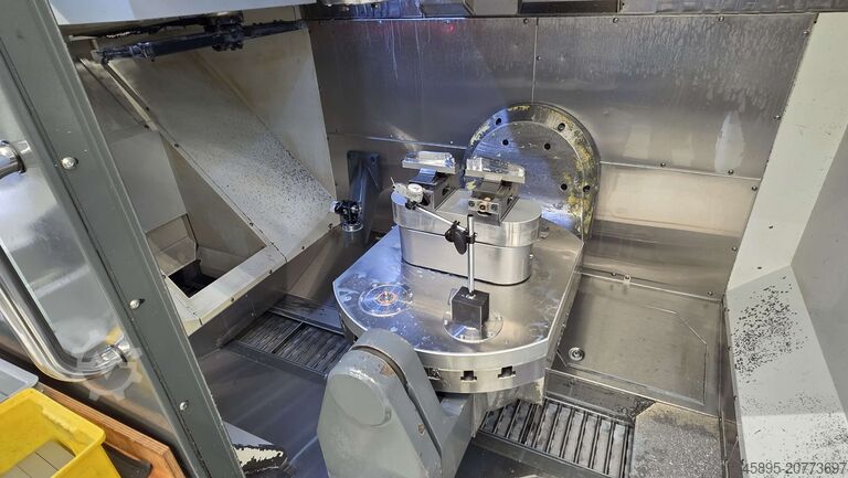 Centrum obróbcze - uniwersalne HAAS UMC 750 SS