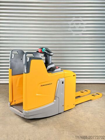Geen pallettruckchauffeur Jungheinrich ERE 120 - Service Neu - Batterie 84% - Nur 4.125 Std. - 2t