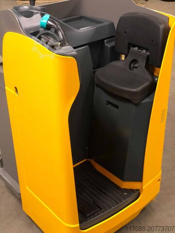 No pallet truck driver Jungheinrich ESE 120 - Service Neu - Batterie 82% - 2t