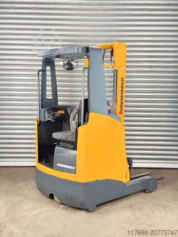 Reach truck Jungheinrich ETV 110 - nur 907 Std. - Service Neu -Batterie 90%