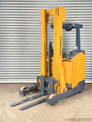 Reach truck Jungheinrich ETV 216 - Service Neu - Batterie 82% - Garantie