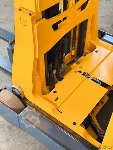 Reach truck Jungheinrich ETV 216 - Service Neu - Batterie 82% - Garantie