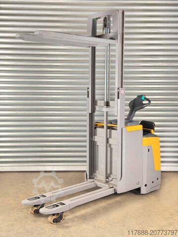High lift truck driver Jungheinrich ERD 220 drive PLUS - Service Neu - Batteire 83%
