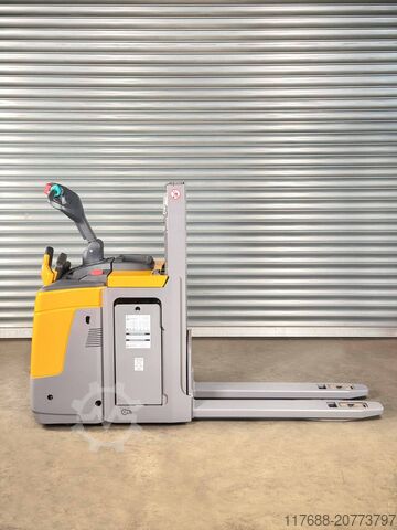 High lift truck driver Jungheinrich ERD 220 drive PLUS - Service Neu - Batteire 83%