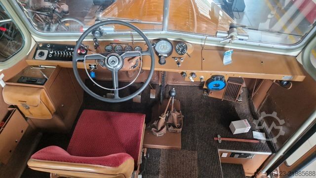 Reisebus  Oldtimer Paket Saurer LC 4 und Volvo B 10 Lauber