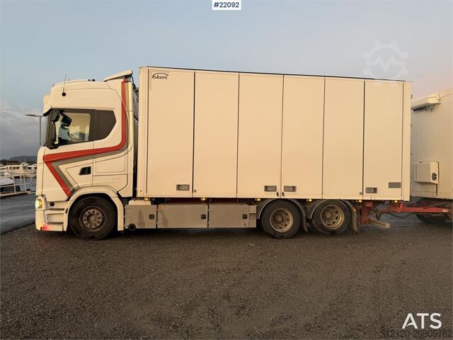 βαλίτσα Scania S650 6x2 box truck w/ Ekeri 4 axle box trailer w/