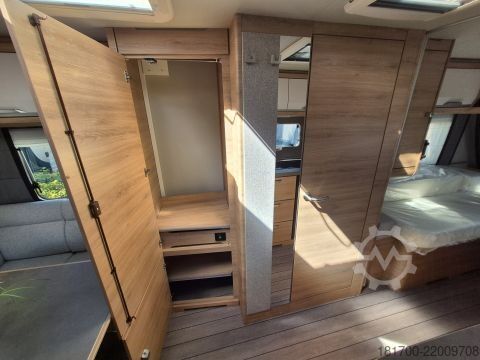 Τροχόσπιτο Knaus Südwind 500 EU Black Selection *Black Selection*Duschausbau*