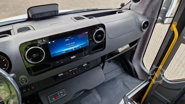 Minibus MERCEDES-BENZ 30 Sitzer Schul- Transferbus 519 Lagerfahrzeug