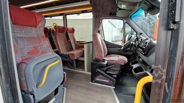 Minibus MERCEDES-BENZ 30 Sitzer Schul- Transferbus 519 Lagerfahrzeug