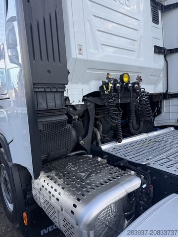 Standard tractor unit Iveco x way 480