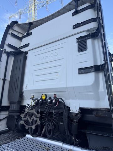 Standard tractor unit Iveco x way 480