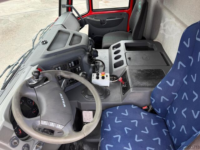 Kamion mikser za beton Astra HD8 84.44